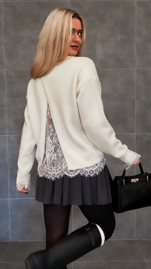 Elegancki sweter ECRU z koronką ONE SIZE - R338A