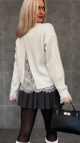 Elegancki sweter ECRU z koronką ONE SIZE - R338A