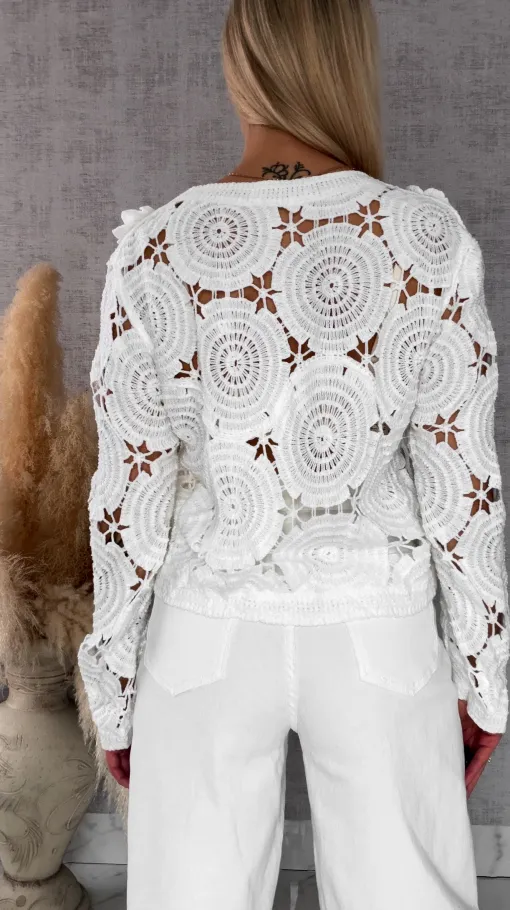 Ażurowy szydełkowy sweter z różami zapinany na guziki ONE SIZE ecru - R689