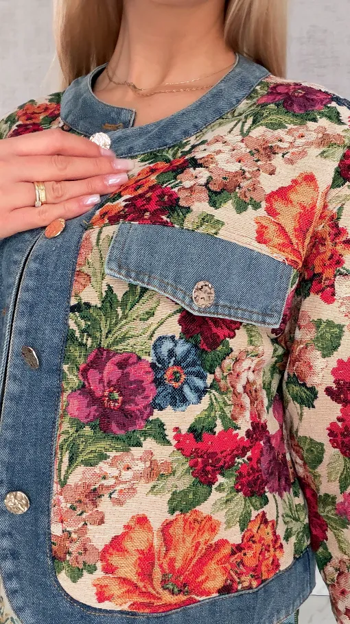 Ekskluzywna kurtka KATANA w kolorowe kwiaty - R680