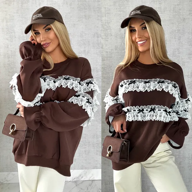 Bawełniana czekoladowa bluza oversize z białą koronką ONE SIZE - R499