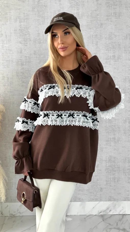 Bawełniana czekoladowa bluza oversize z białą koronką ONE SIZE - R499