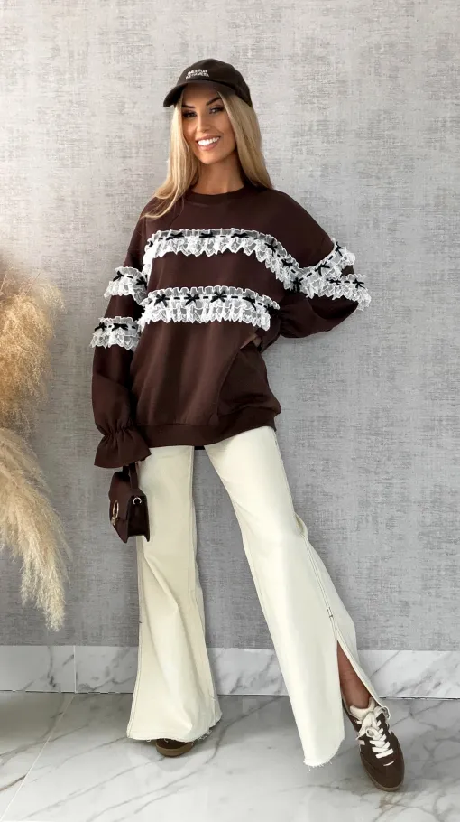 Bawełniana czekoladowa bluza oversize z białą koronką ONE SIZE - R499