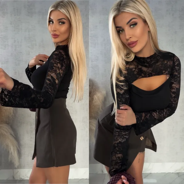 Czarna bluzka z koronką i modnym dekoltem ONE SIZE - R351
