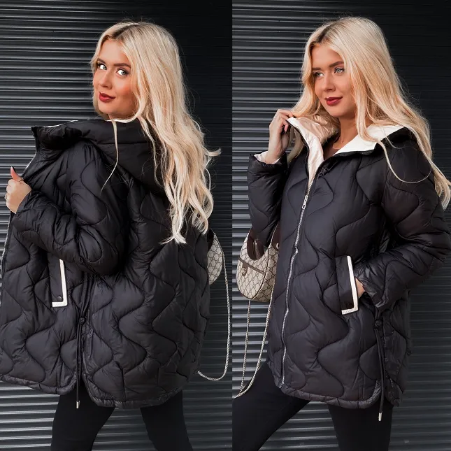 Czarna pikowana kurtka na zimę z kapturem - R222