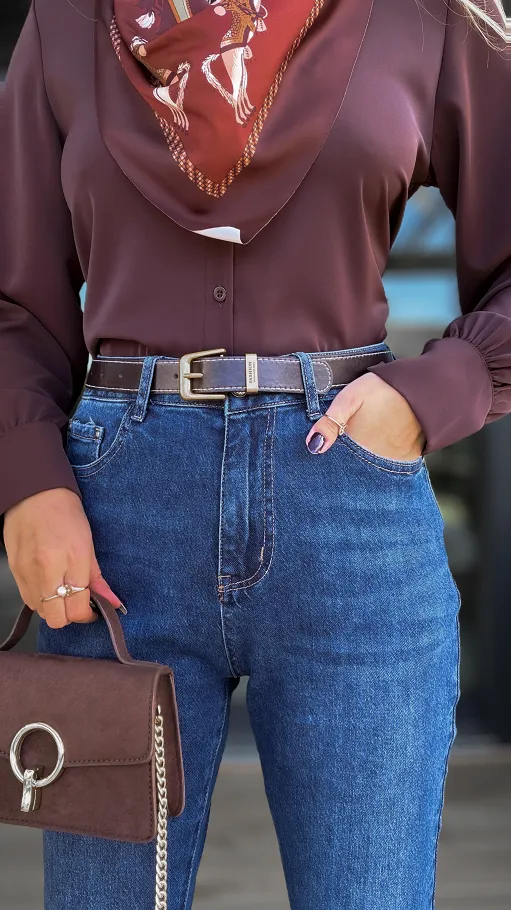 Super elastyczne spodnie jeansowe MOM FIT z paskiem - R132