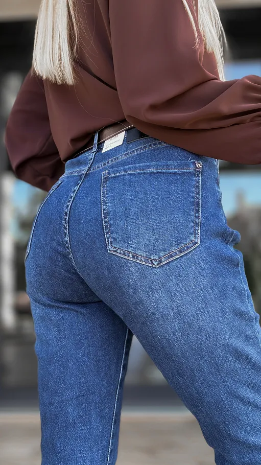 Super elastyczne spodnie jeansowe MOM FIT z paskiem - R132