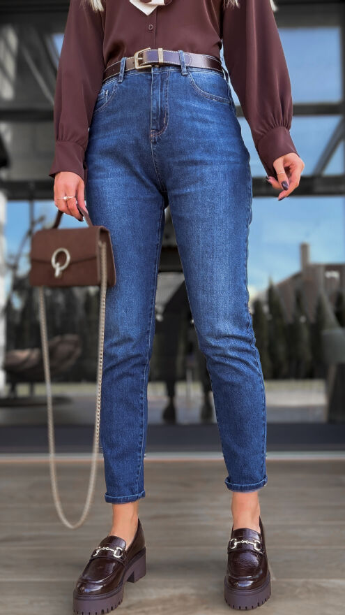 Super elastyczne spodnie jeansowe MOM FIT z paskiem - R132