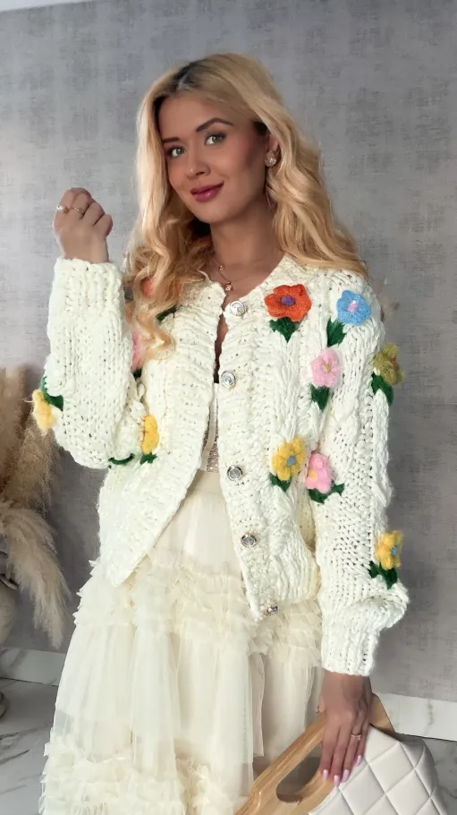 Ekskluzywny grubo pleciony sweter w kolorowe kwiaty ONE SIZE - R414