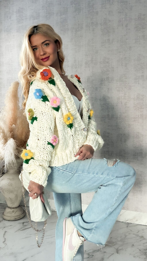 Ekskluzywny grubo pleciony sweter w kolorowe kwiaty ONE SIZE - R414