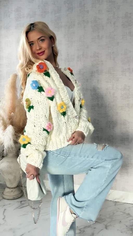 Ekskluzywny grubo pleciony sweter w kolorowe kwiaty ONE SIZE - R414