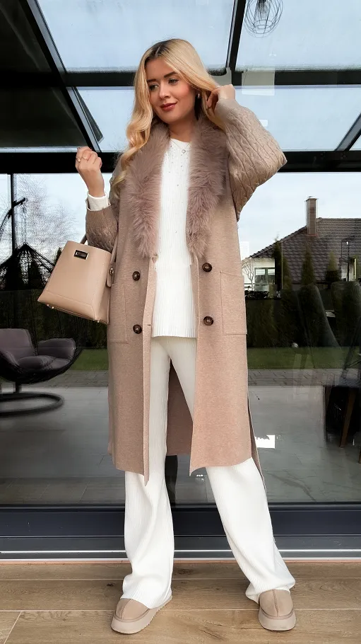 Świetny beżowy kardigan z futerkiem i wiązaniem ONE SIZE - R322A