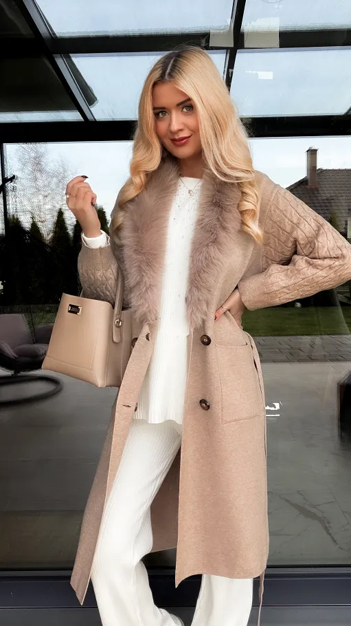 Świetny beżowy kardigan z futerkiem i wiązaniem ONE SIZE - R322A