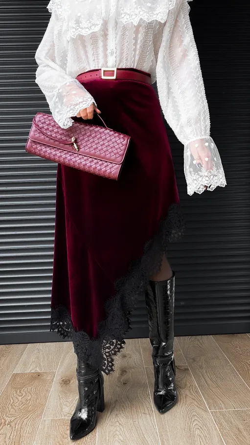 Asymetryczna aksamitna spódnica z koronką ONE SIZE bordo - R405A