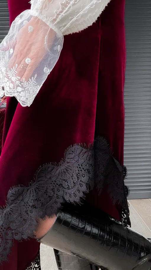 Asymetryczna aksamitna spódnica z koronką ONE SIZE bordo - R405A