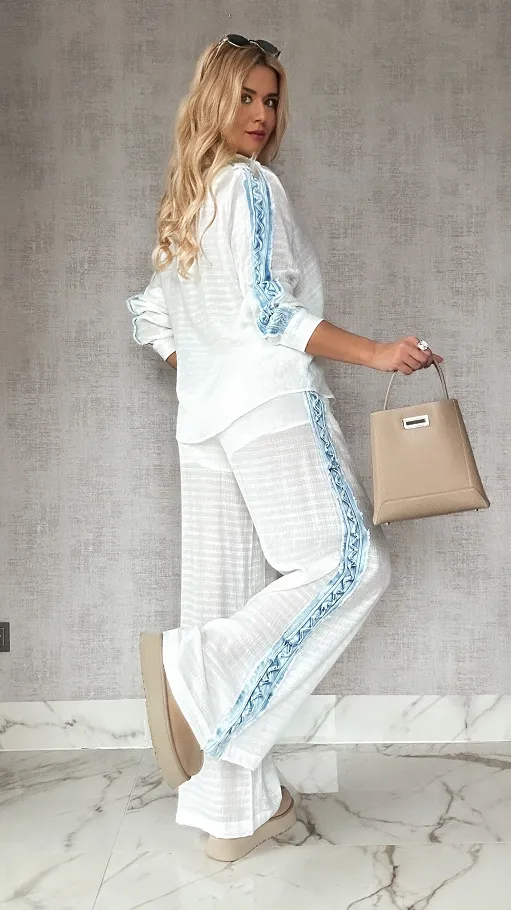 Biały wiosenny komplet MGIEŁKA z jeansowym lampasem - R567