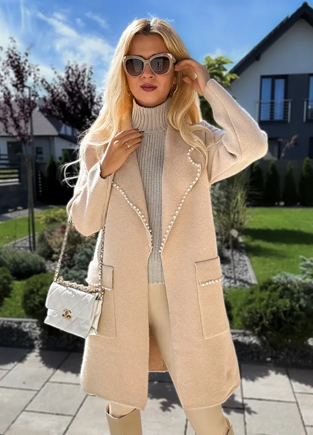 Elegancki jesienny kardigan a la płaszcz zdobiony perełkami BEŻOWY - M225