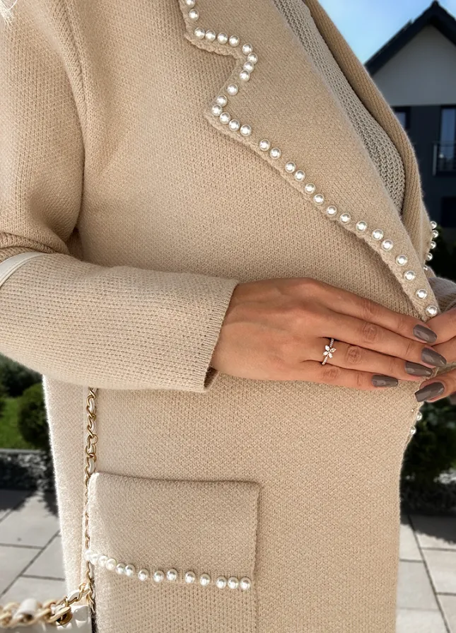 Elegancki jesienny kardigan a la płaszcz zdobiony perełkami BEŻOWY - M225