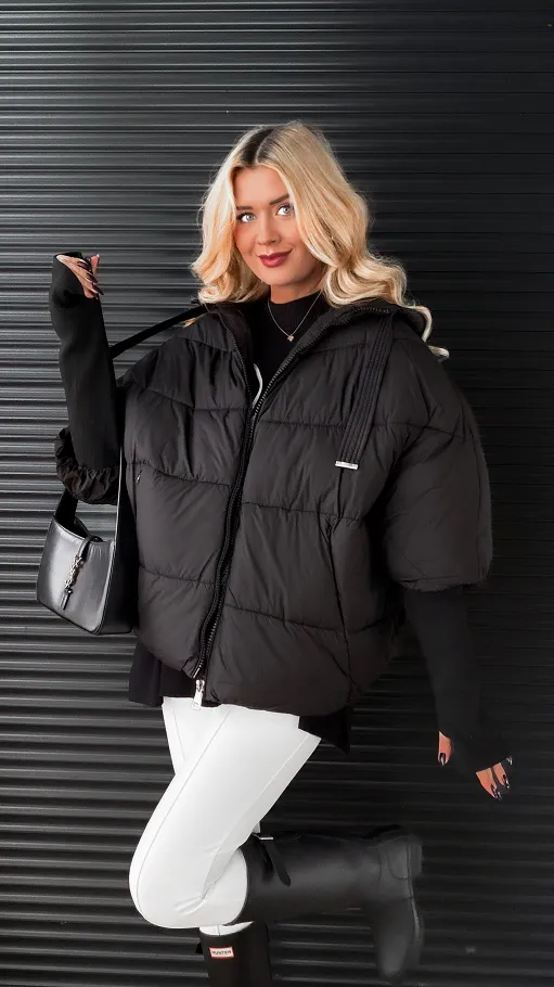 Luźna zimowa kurtka z kapturem i ściągaczami ONE SIZE black - R312