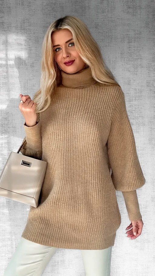 Luźny sweter TUNIKA z golfem OVERSIZE beżowy - N809A