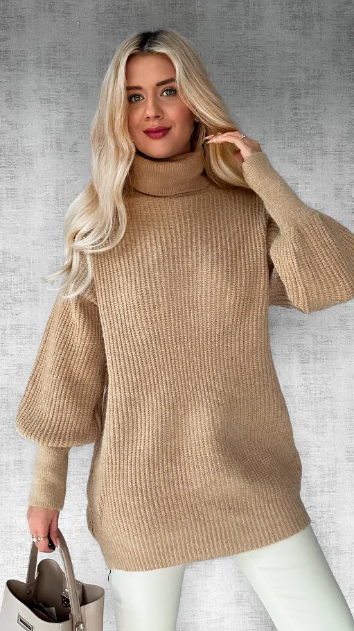 Luźny sweter TUNIKA z golfem OVERSIZE beżowy - N809A