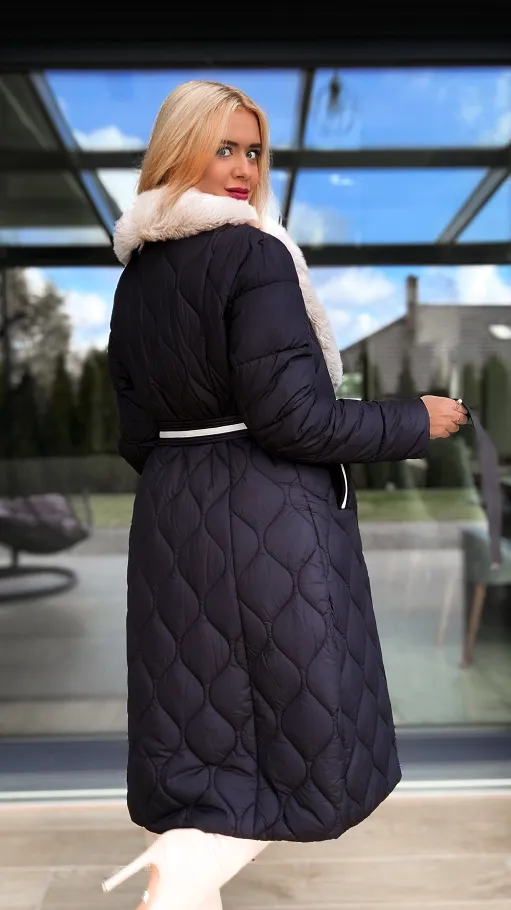 Elegancki długi płaszcz pikowany BLACK z futerkiem - R228A