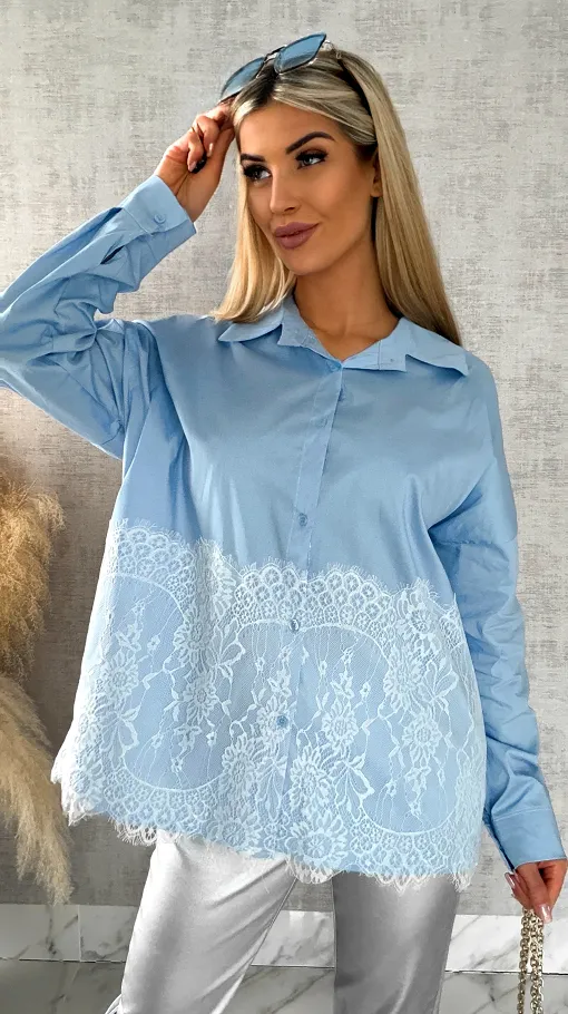 Bawełniana pastelowa koszula z białą koronką ONE SIZE blue - R526