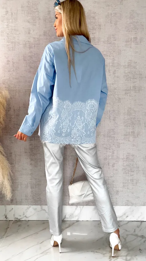 Bawełniana pastelowa koszula z białą koronką ONE SIZE blue - R526