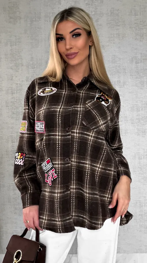 Bawełniana czekoladowa koszula w kratę z naszywkami ONE SIZE - R616