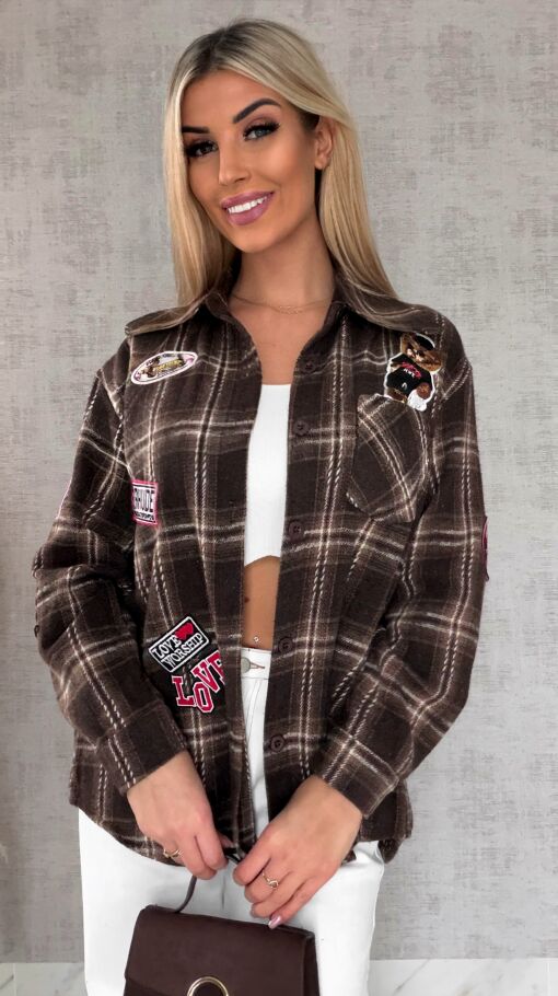 Bawełniana czekoladowa koszula w kratę z naszywkami ONE SIZE - R616