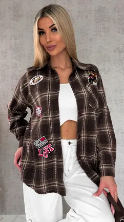 Bawełniana czekoladowa koszula w kratę z naszywkami ONE SIZE - R616