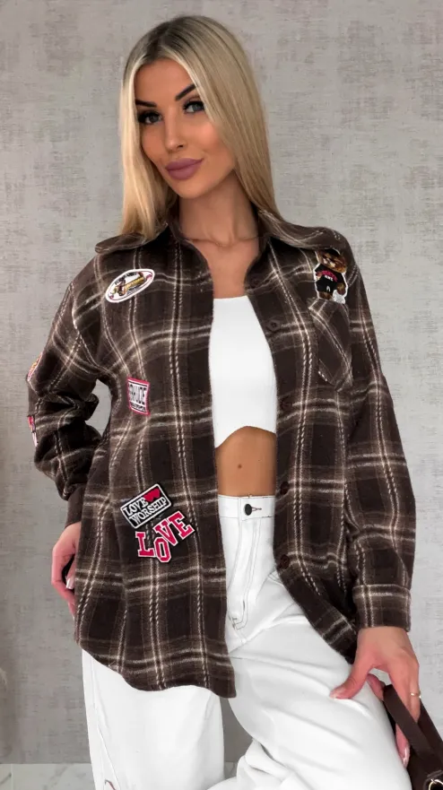 Bawełniana czekoladowa koszula w kratę z naszywkami ONE SIZE - R616