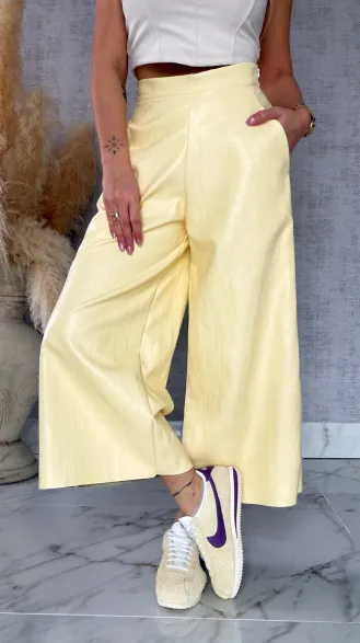Skórzane spodnie KULOTY z kieszeniami PASTELOWY ŻÓŁTY - R587A