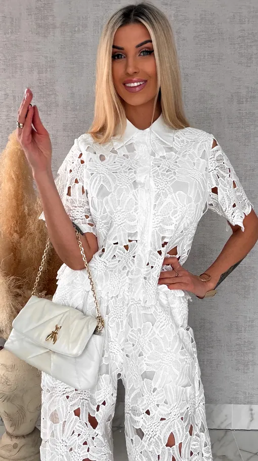 Piękny biały komplet z gipiury bluzka + spodnie - R676