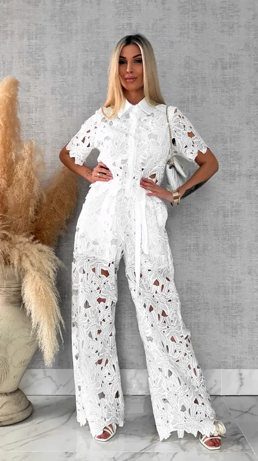 Piękny biały komplet z gipiury bluzka + spodnie - R676
