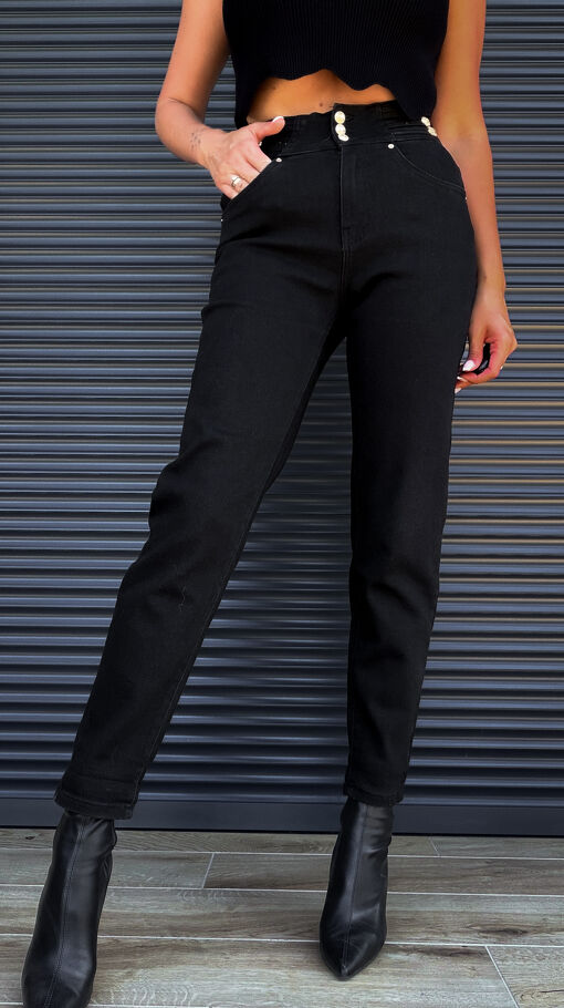 Czarne elastyczne spodnie jeansowe MOM FIT z ozdobnym pasem - S277
