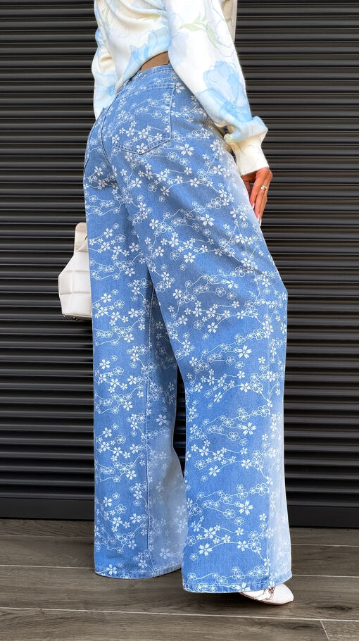 Wyjątkowe spodnie jeansowe w kwiatuszki BLUE JEANS - S466