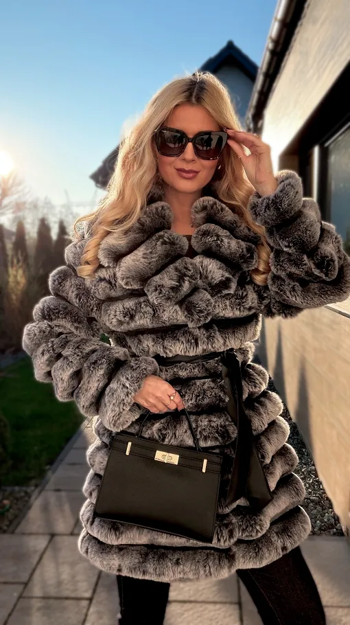 Ekskluzywne mięciutkie futerko golone w pasy DUO szare - R213B