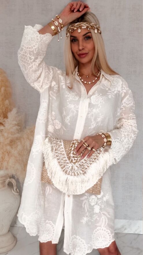 Elegancka długa koszula w haftowane kwiaty ONE SIZE biała - R914