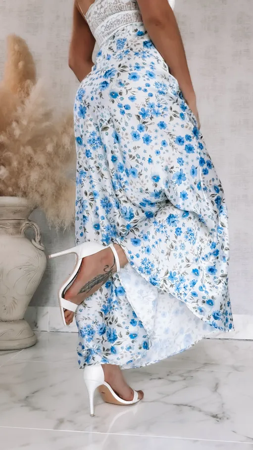 Długa spódnica w niebieski kwiatuszki ONE SIZE - R832