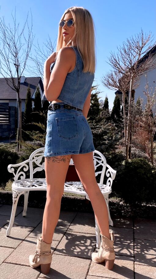 Wyjątkowy elastyczny komplet jeansowy kamizelka + spódnico-spodenki BLUE JEANS - R802