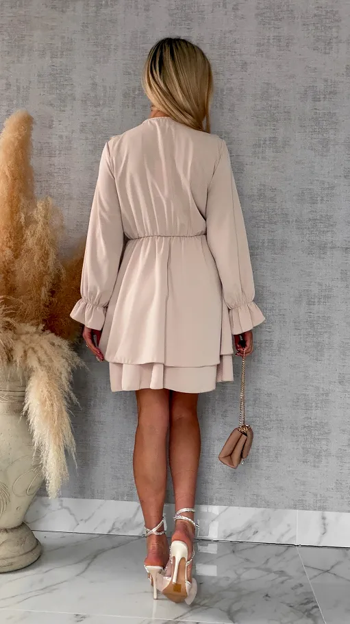 Gładka wiosenna sukienka z ładnym dekoltem ONE SIZE beżowa - R563