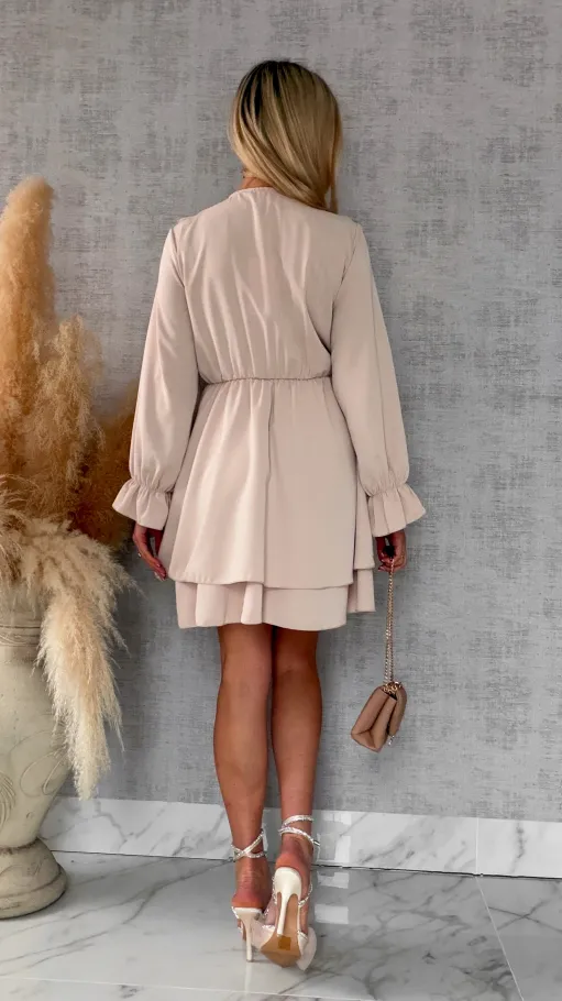 Gładka wiosenna sukienka z ładnym dekoltem ONE SIZE beżowa - R563