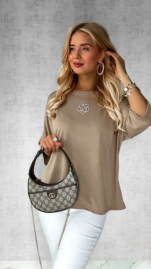 Beżowa luźna bluzka z kamelią ONE SIZE wiskoza - P788