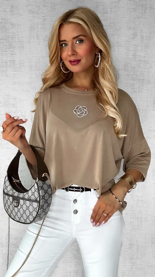 Beżowa luźna bluzka z kamelią ONE SIZE wiskoza - P788