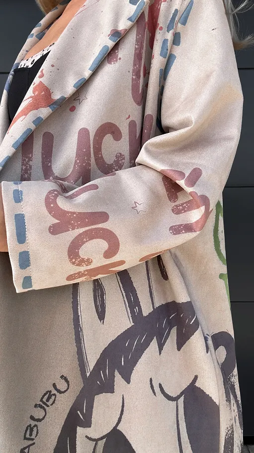 Lekki maxi płaszcz z eko ZAMSZU z bajkowym motywem ONE SIZE - R030