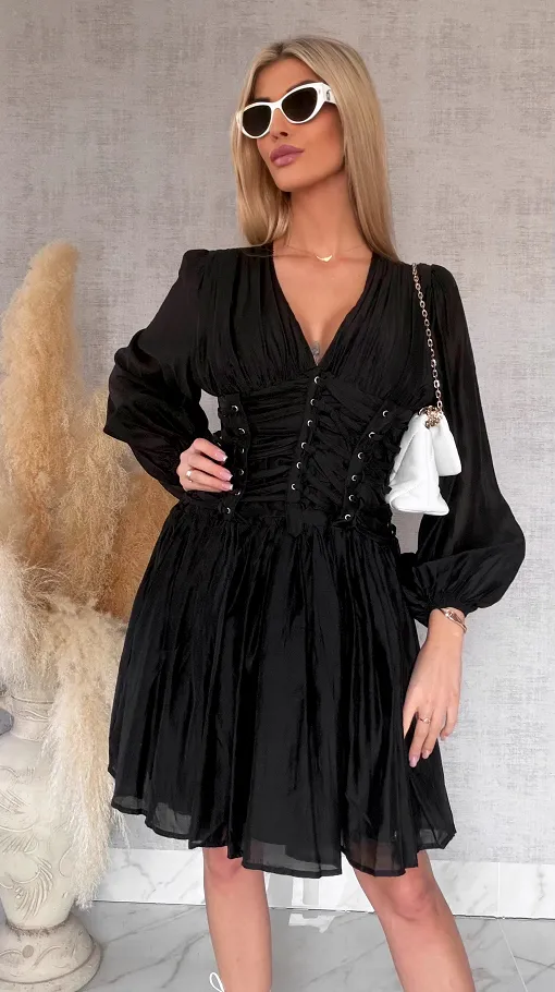 Czarna sukienka z szerokim wiązanym pasem - P159