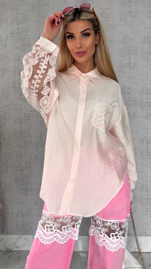 Pudrowa koszula z koronkowymi wstawkami ONE SIZE - R585