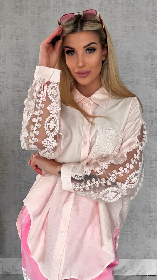 Pudrowa koszula z koronkowymi wstawkami ONE SIZE - R585