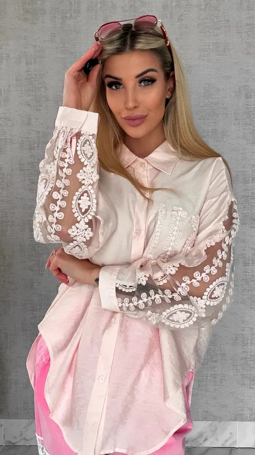 Pudrowa koszula z koronkowymi wstawkami ONE SIZE - R585